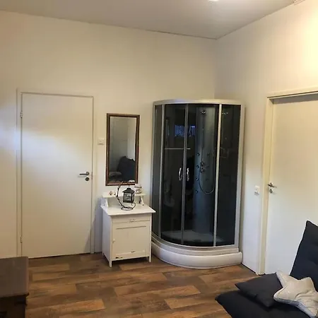 Apartment Pieni Yksioe *